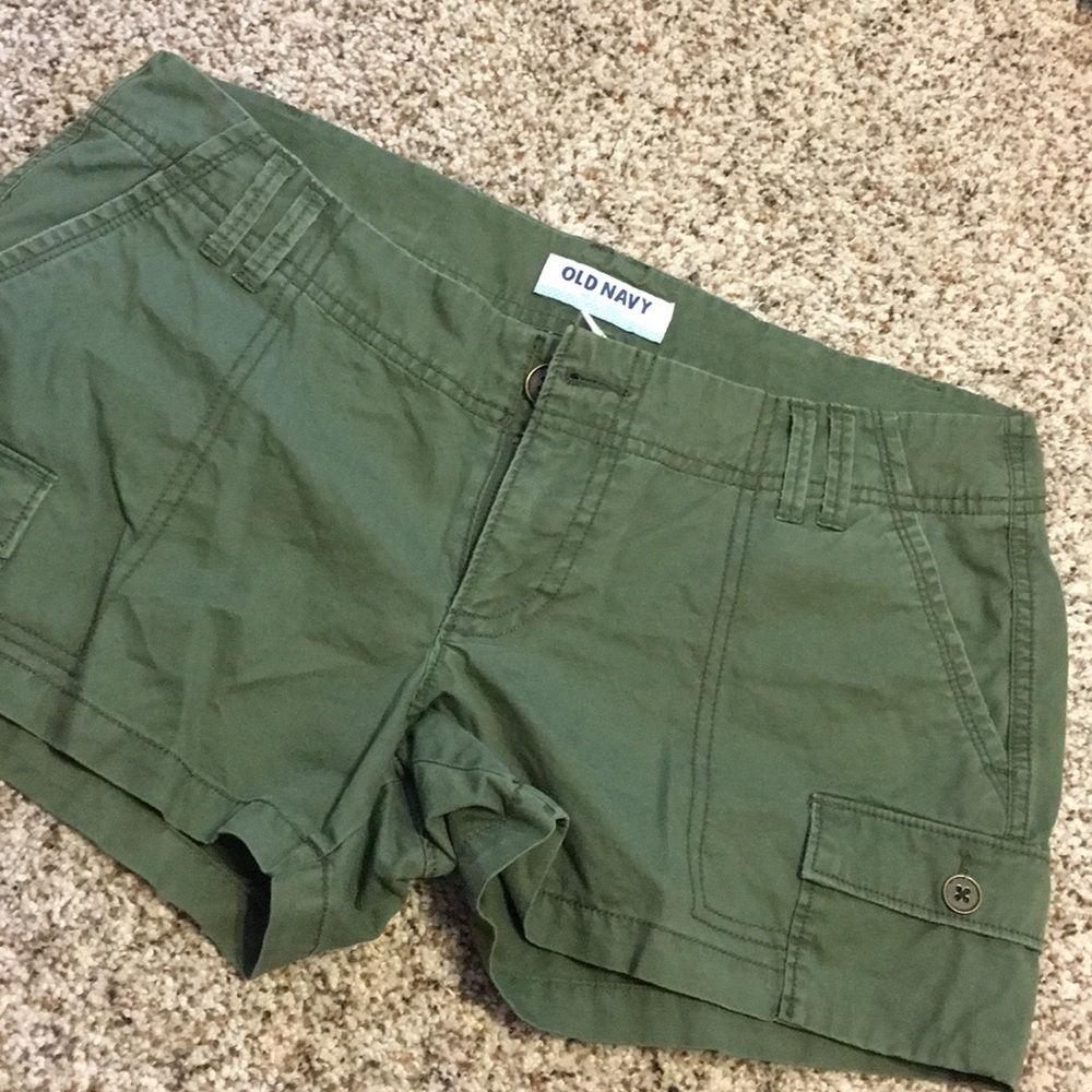 Old Navy khaki green shorts